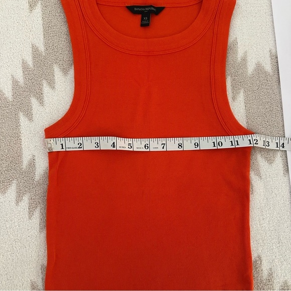 Banana Republic XS Fitted Ribbed High-Neck Stretchy Tank in Orange - Picture 5 of 9